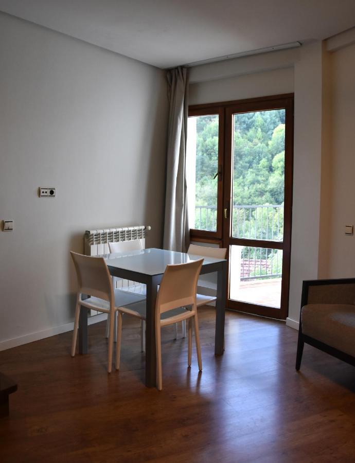 Hotel Y Apartamentos Snoe Ісаба Екстер'єр фото