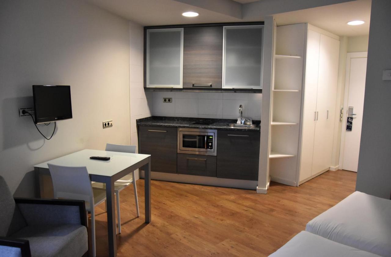 Hotel Y Apartamentos Snoe Ісаба Екстер'єр фото