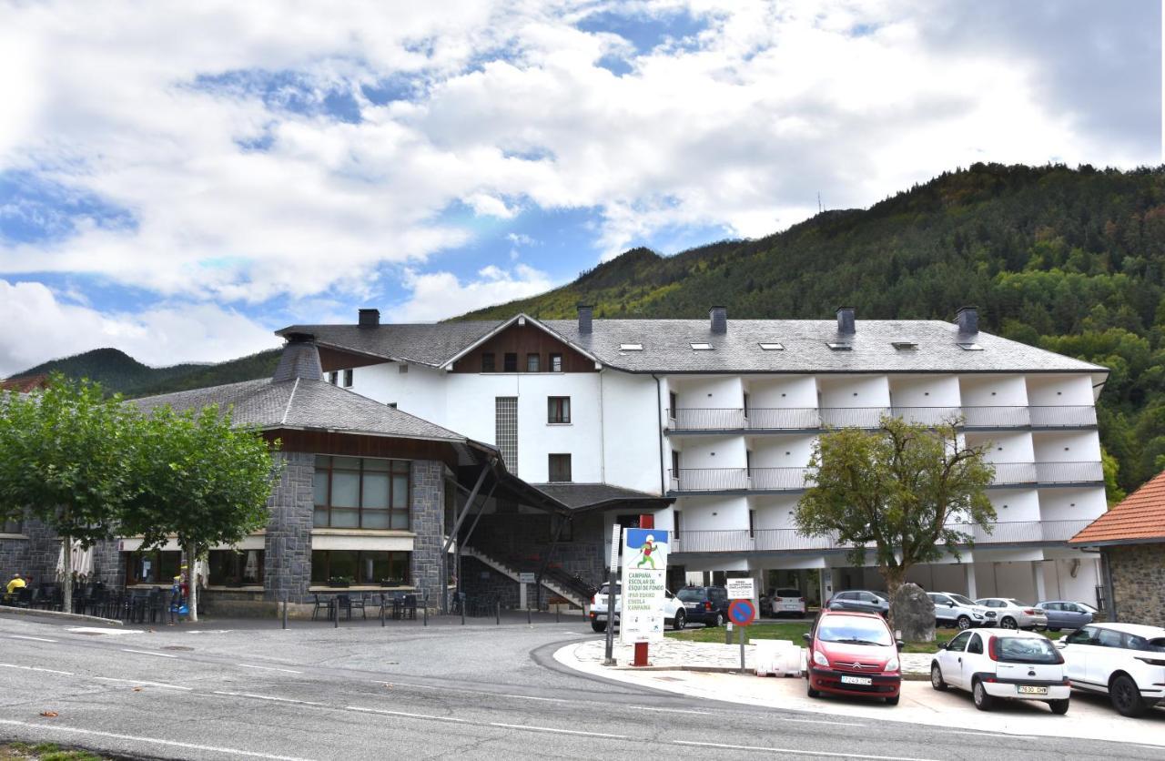 Hotel Y Apartamentos Snoe Ісаба Екстер'єр фото