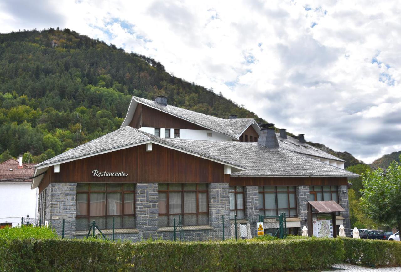 Hotel Y Apartamentos Snoe Ісаба Екстер'єр фото