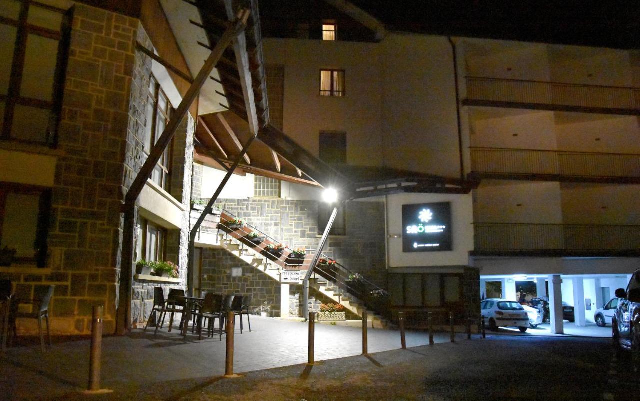Hotel Y Apartamentos Snoe Ісаба Екстер'єр фото
