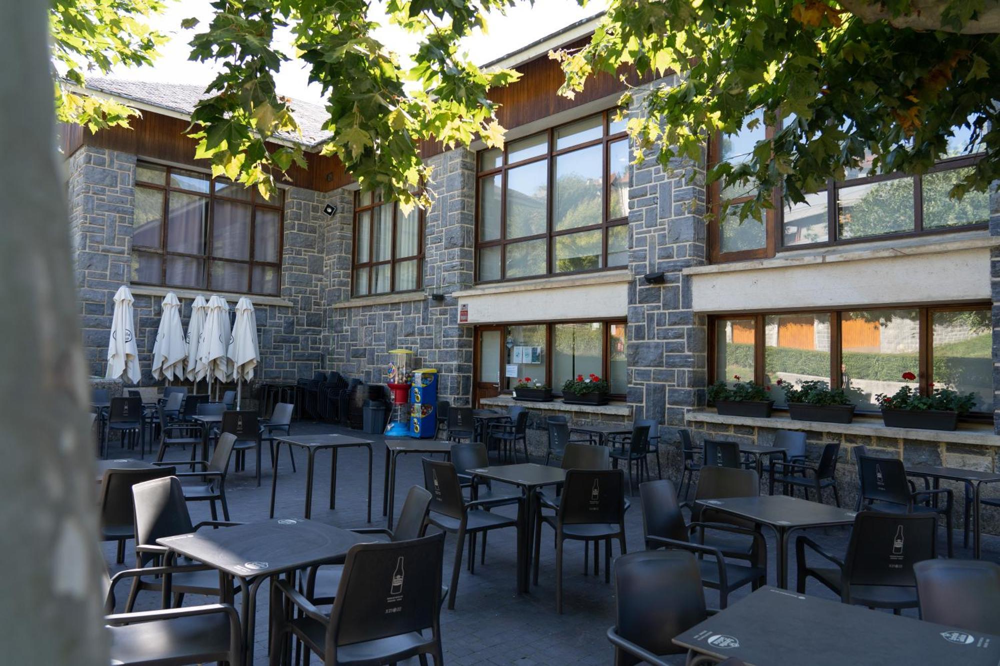 Hotel Y Apartamentos Snoe Ісаба Екстер'єр фото